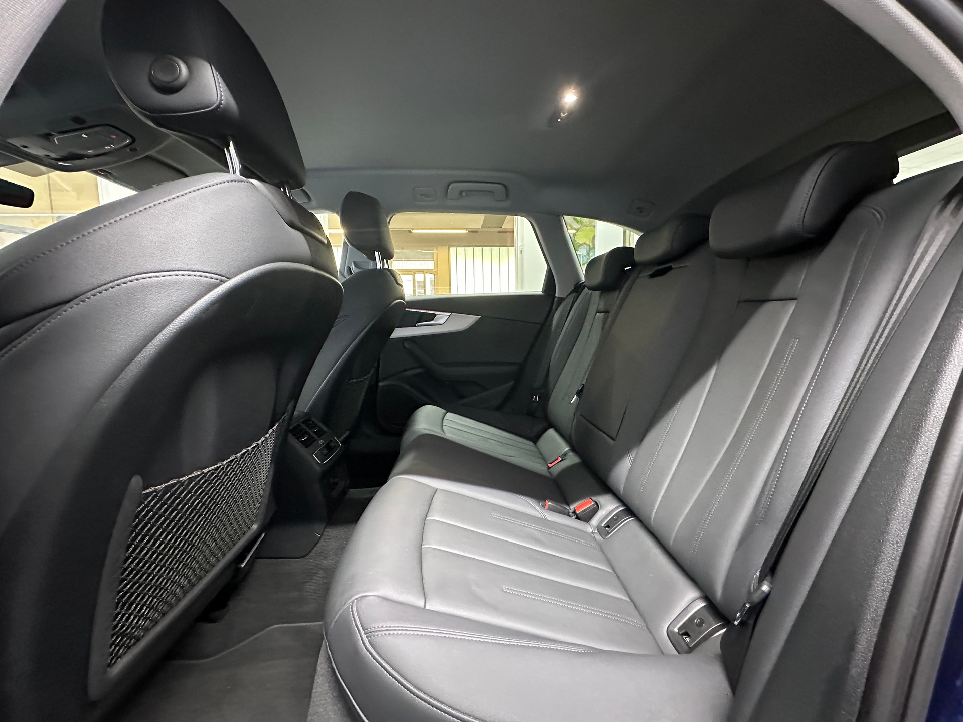 AUDI A4 Avant 40 TDI S line quattro S-tronic-image-8