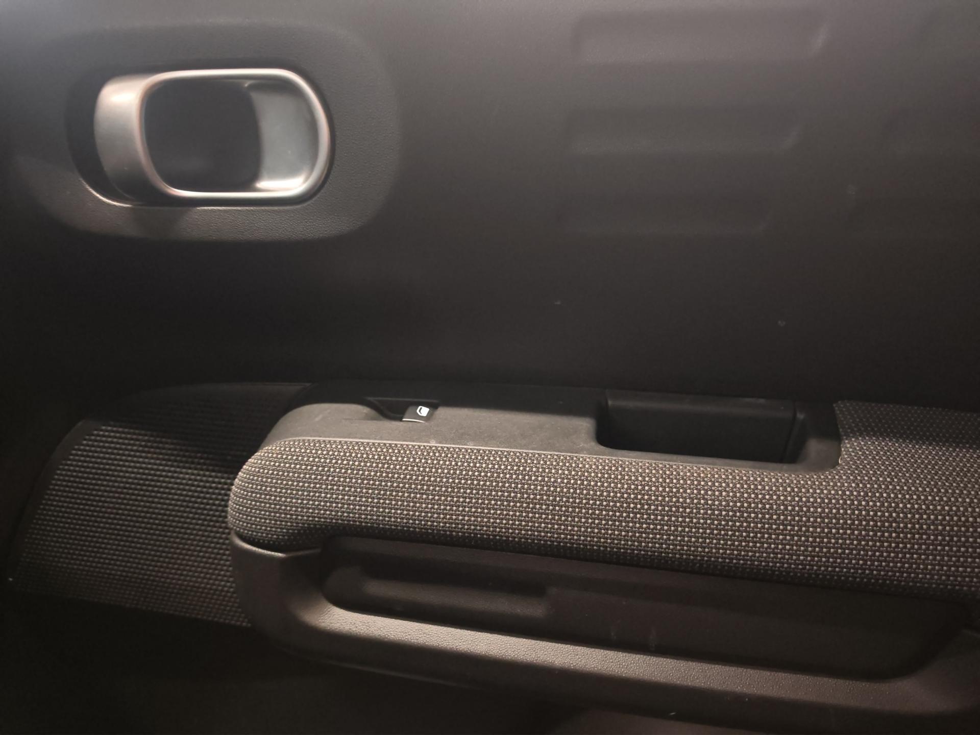 CITROEN C3 Aircross 1.2i PureTech Feel EAT-image-22