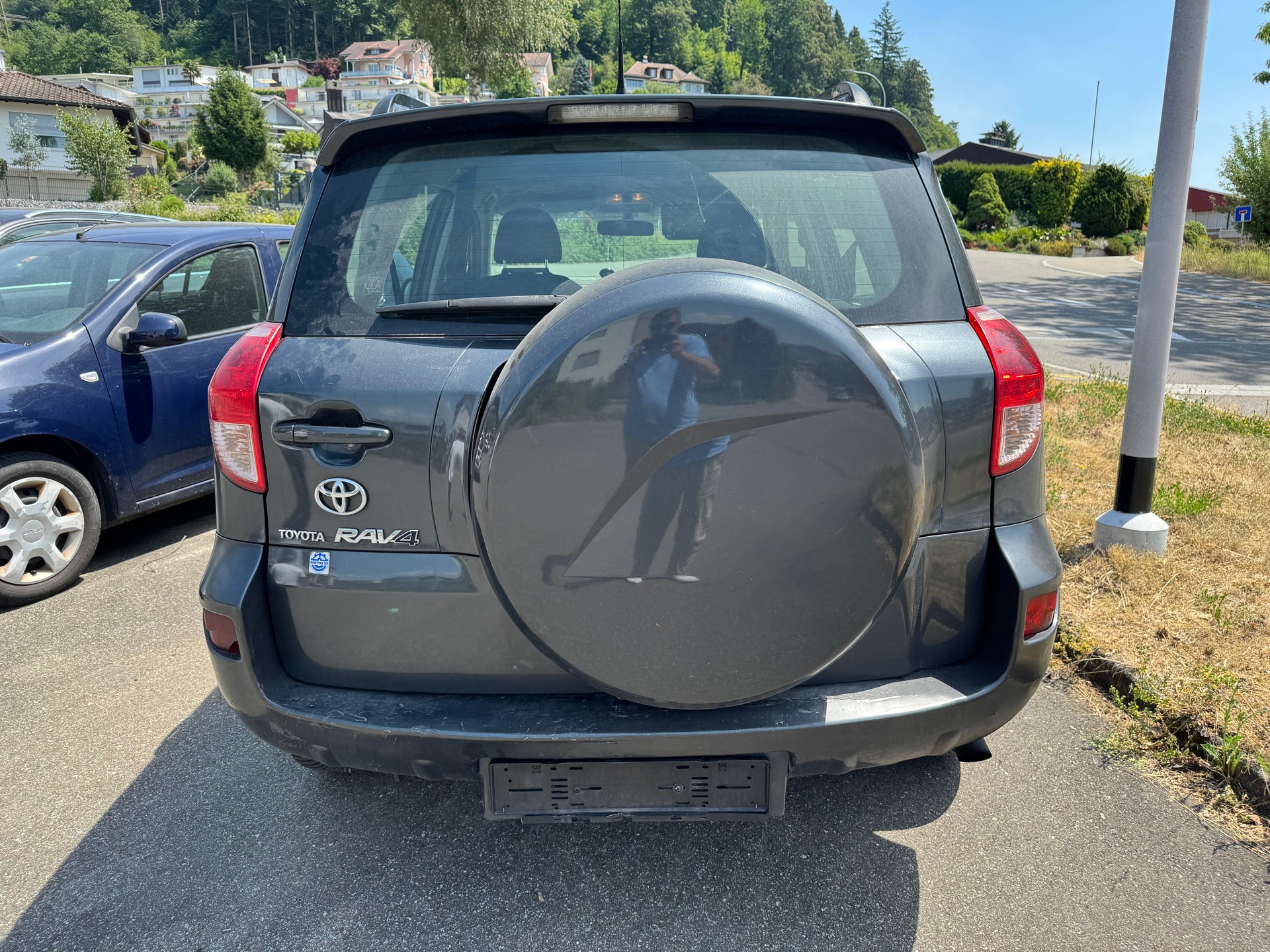 TOYOTA RAV-4 2.2D-4 D Linea Luna-image-3