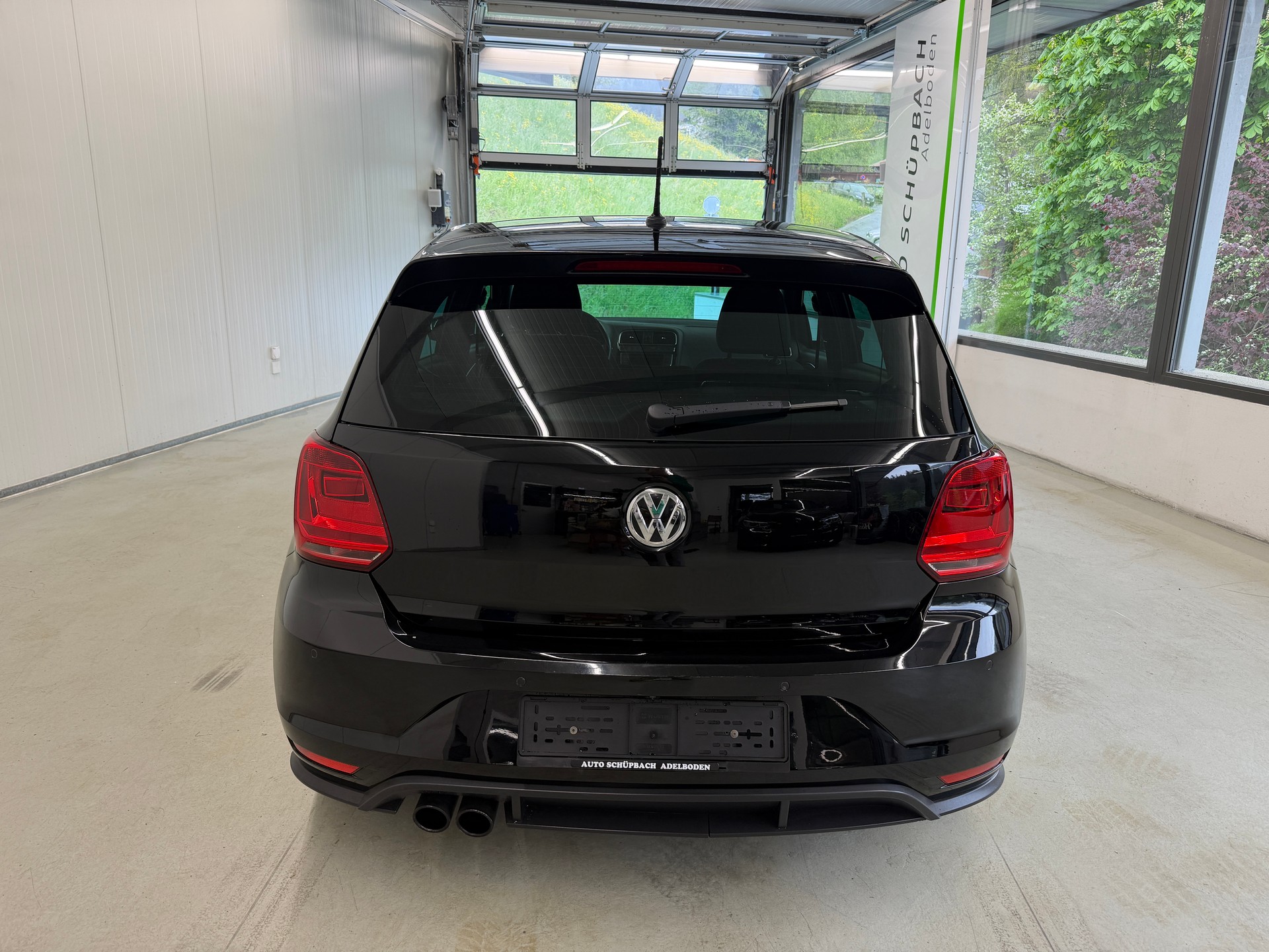VW Polo 1.8 TSI GTI-image-4