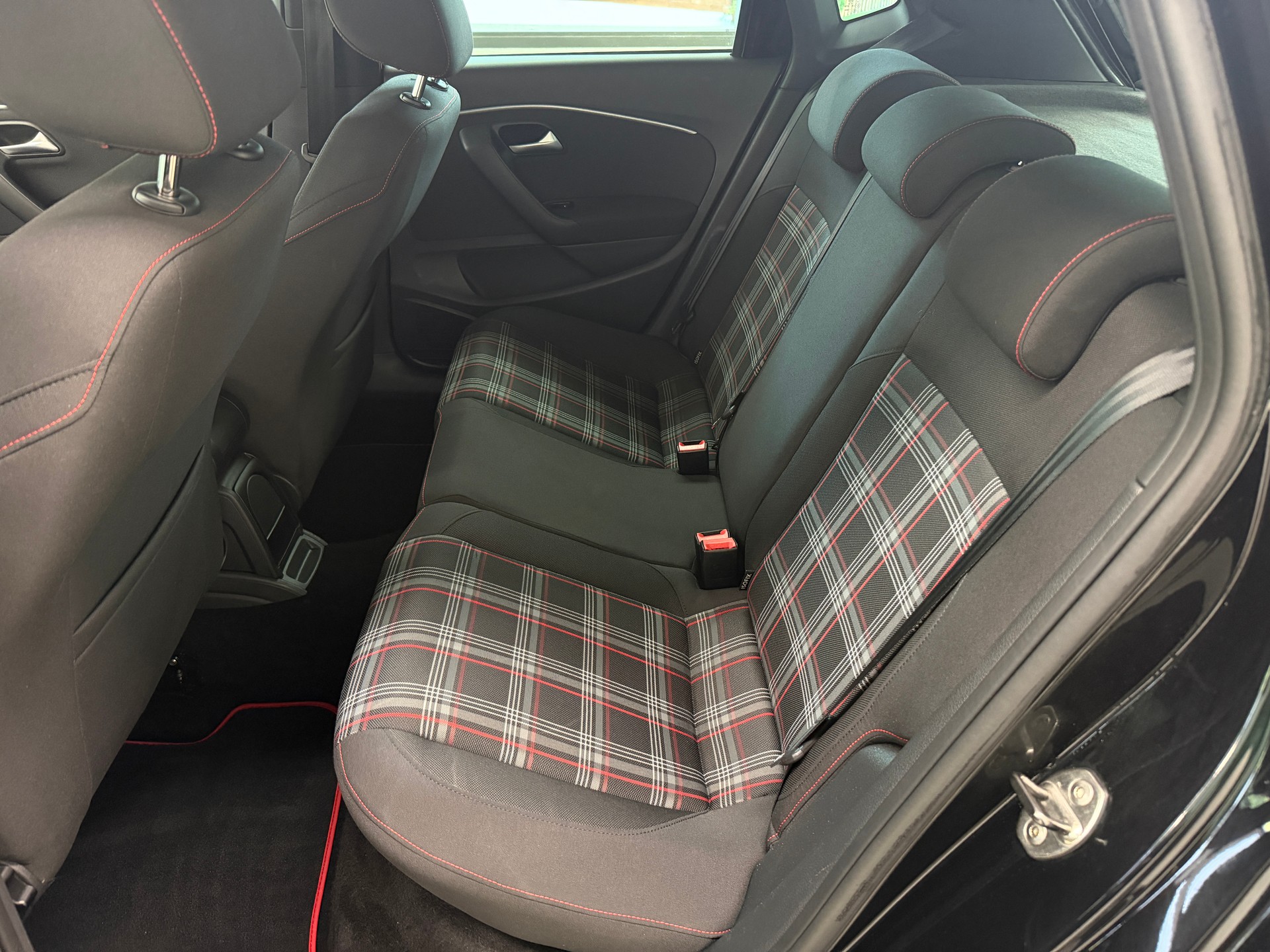 VW Polo 1.8 TSI GTI-image-13