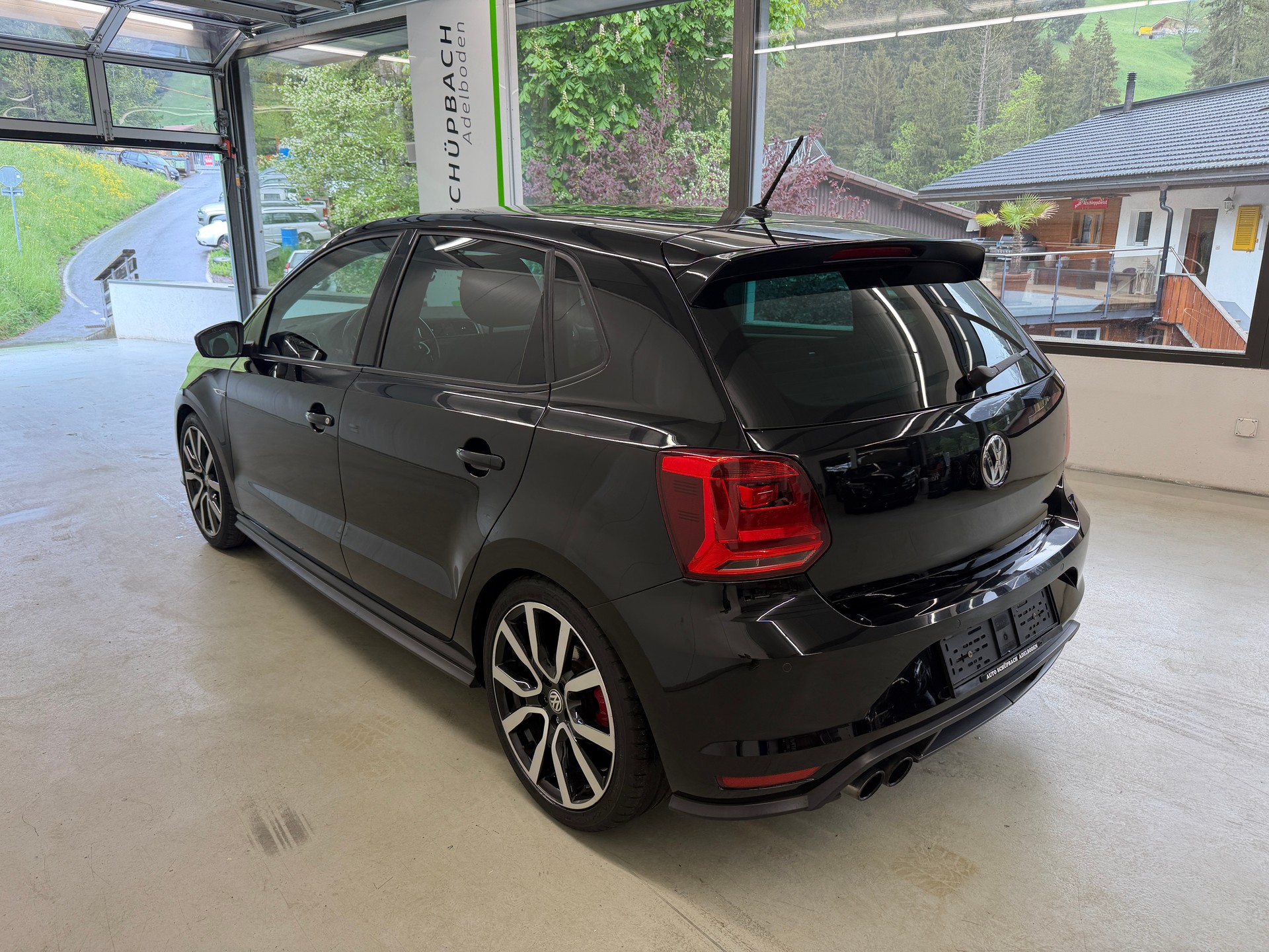 VW Polo 1.8 TSI GTI-image-5