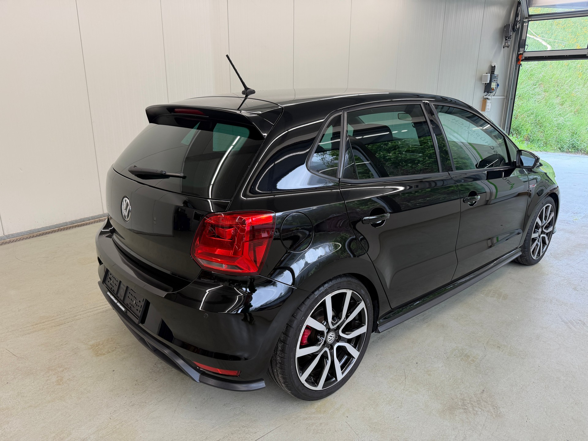 VW Polo 1.8 TSI GTI-image-3