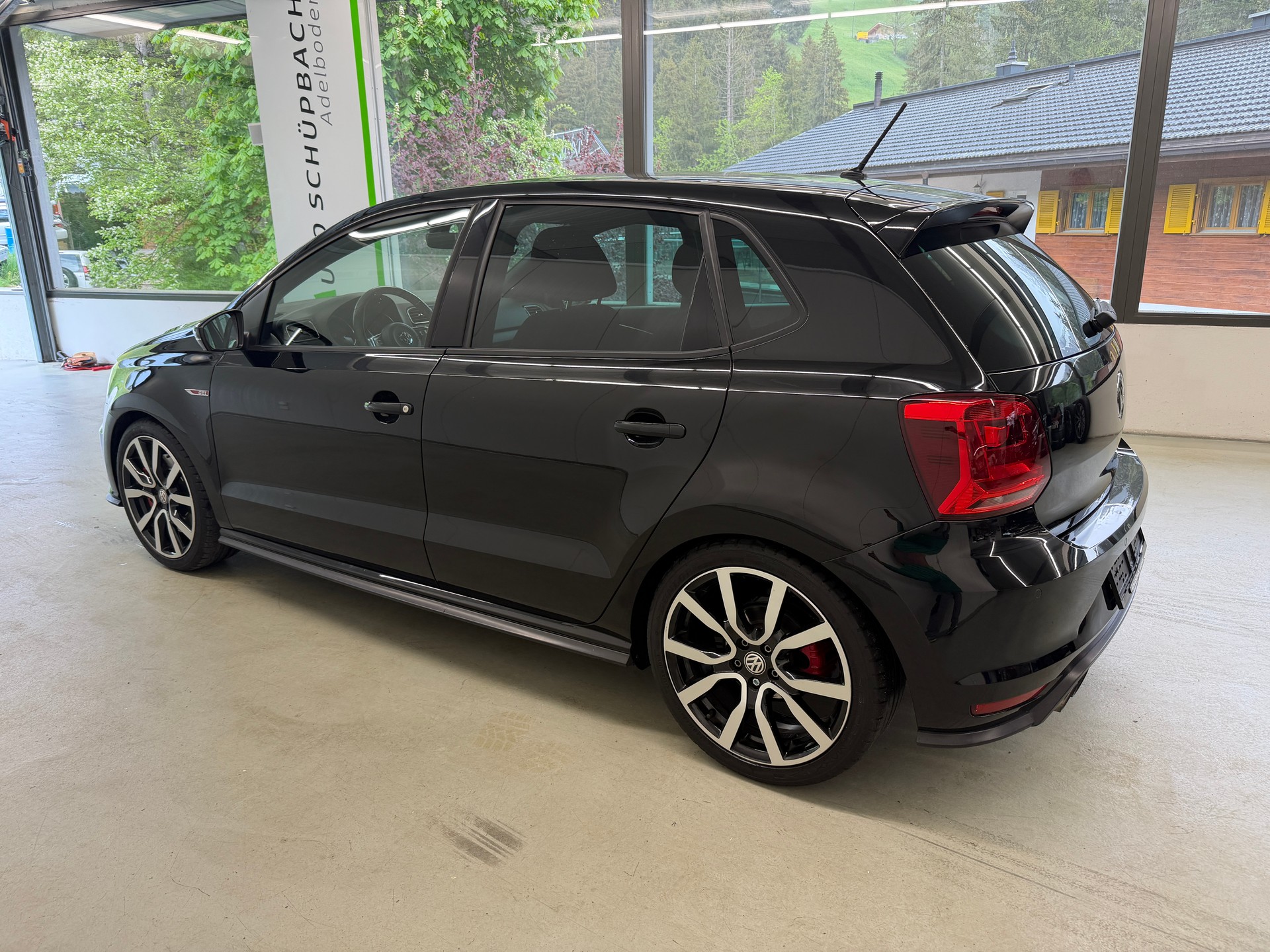 VW Polo 1.8 TSI GTI-image-6