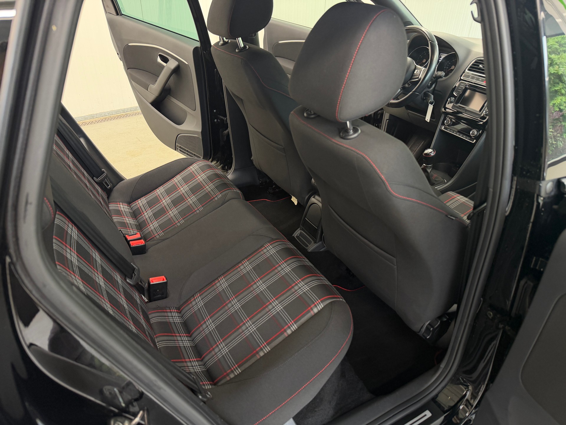 VW Polo 1.8 TSI GTI-image-15