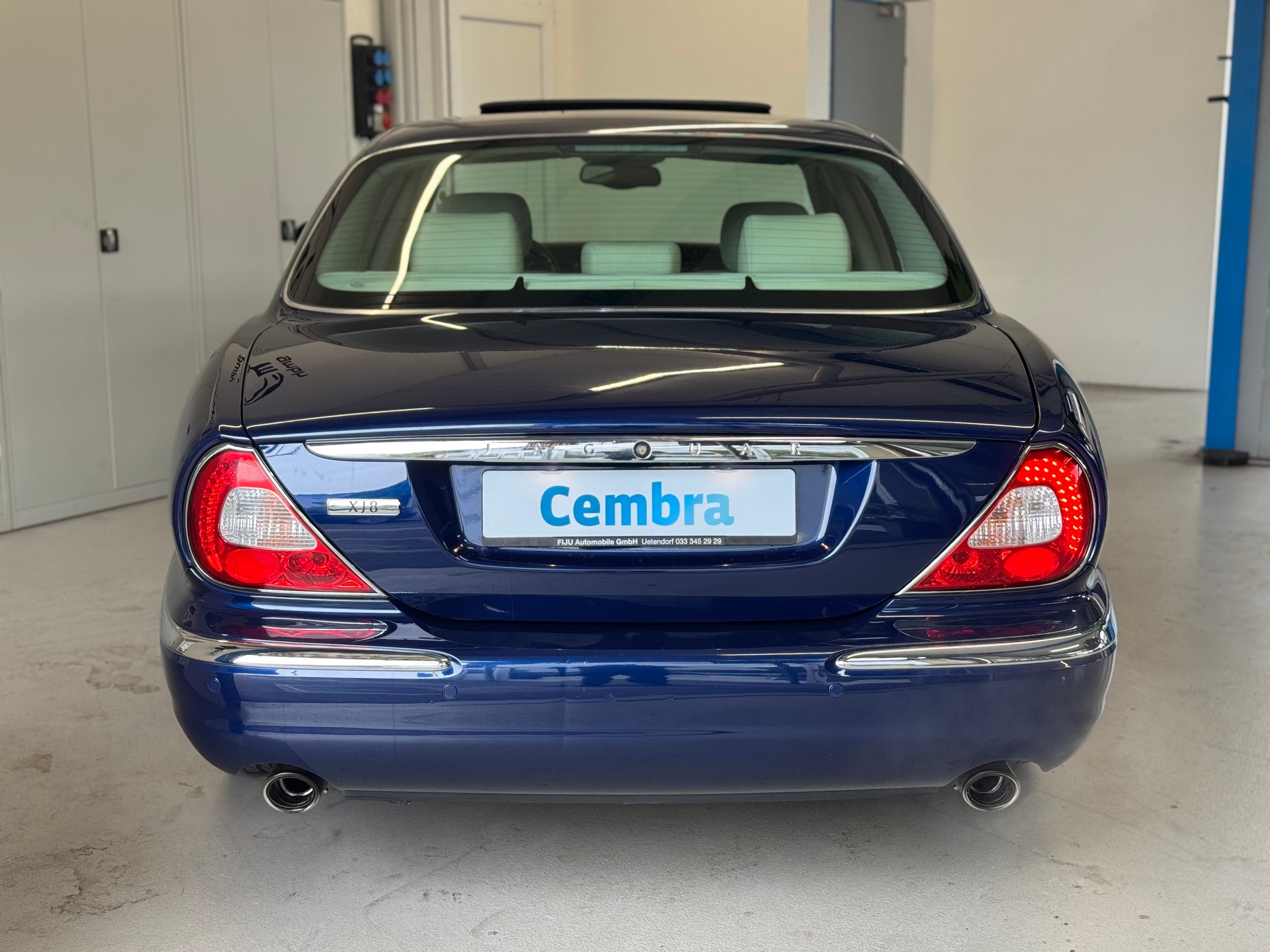 JAGUAR XJ8 4.2 V8 Executive-image-4
