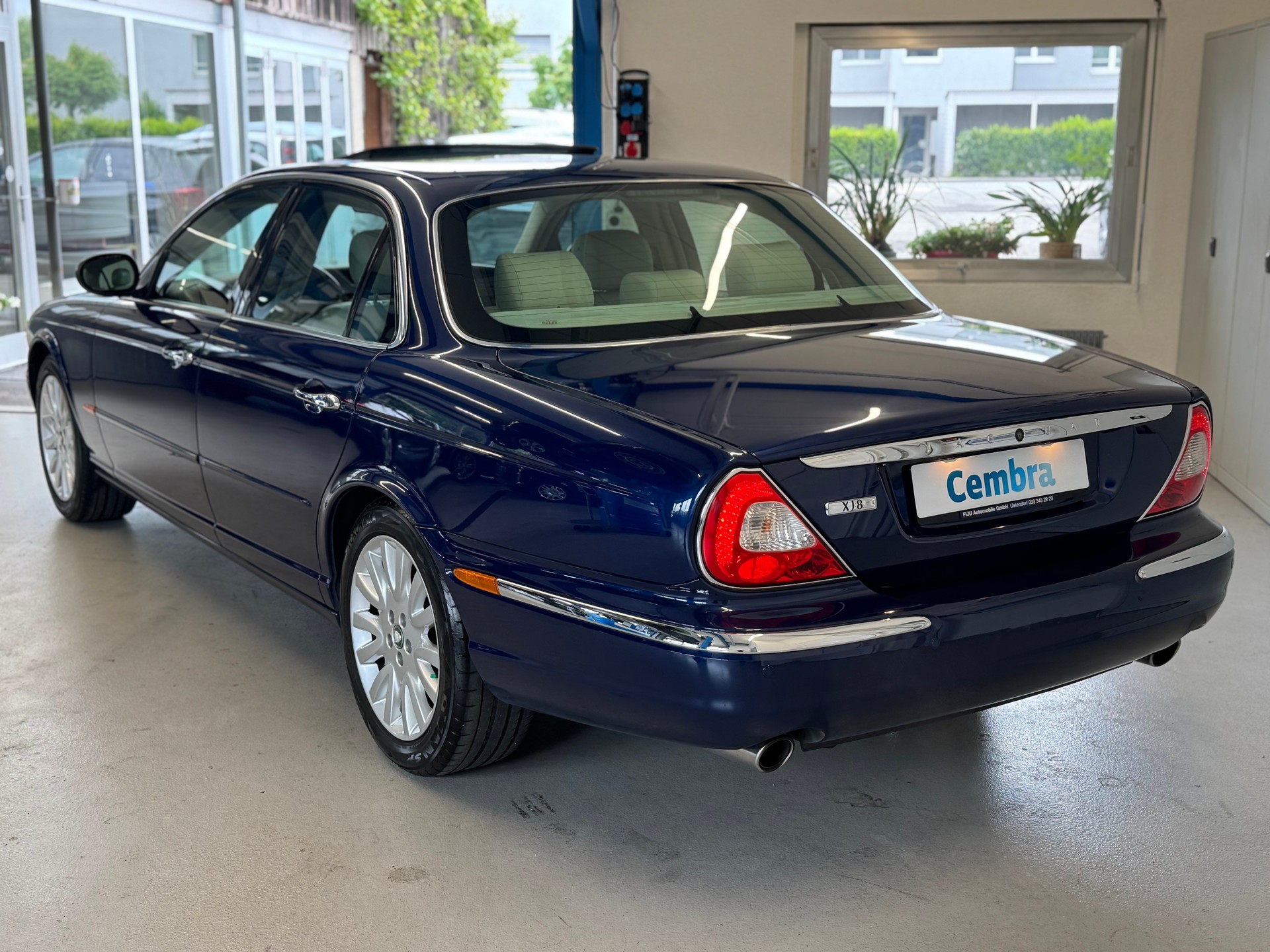 JAGUAR XJ8 4.2 V8 Executive-image-5
