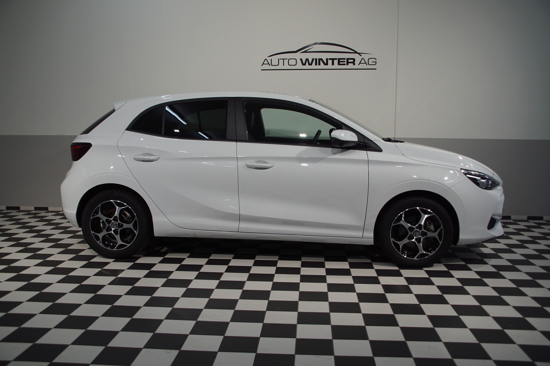 MG 3 1.5 Hybrid Luxury Aut. ++SWISS++-image-4