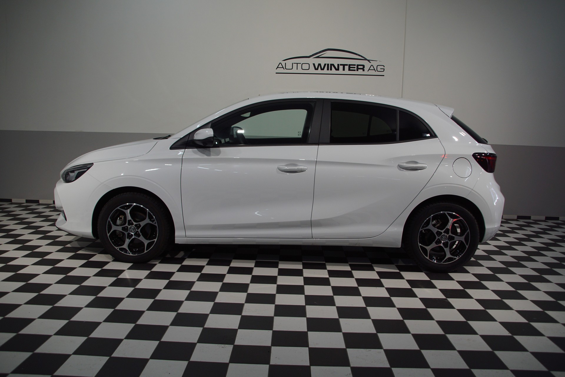 MG 3 1.5 Hybrid Luxury Aut. ++SWISS++-image-8