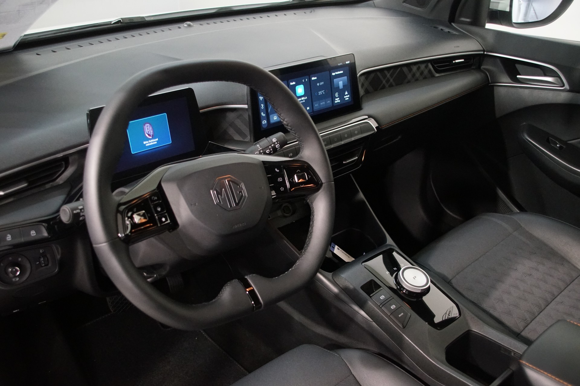 MG 3 1.5 Hybrid Luxury Aut. ++SWISS++-image-12