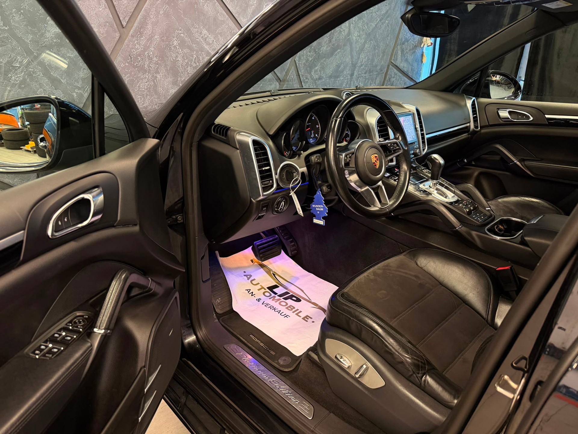 PORSCHE Cayenne Diesel Platinum Edition-image-11