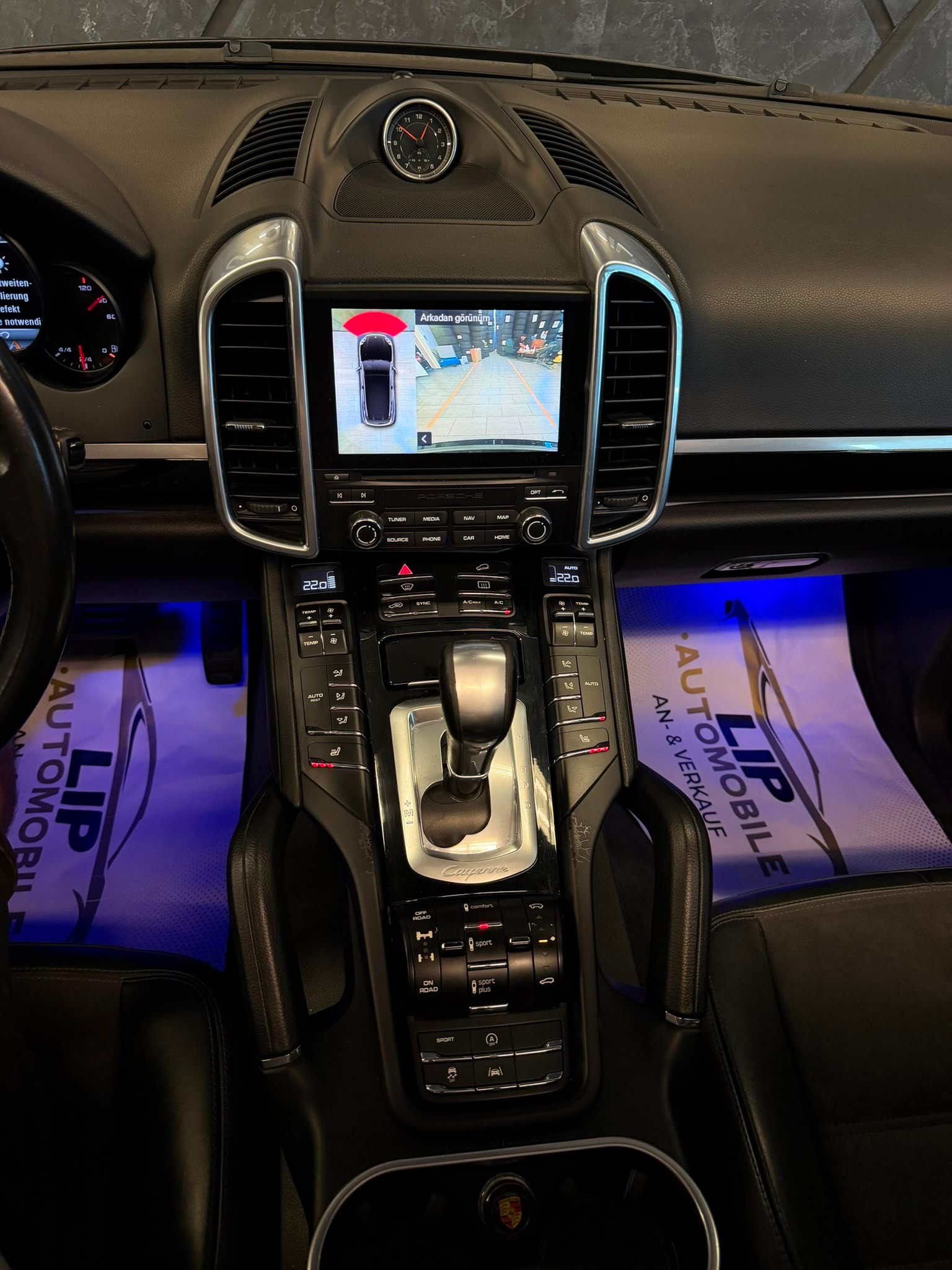PORSCHE Cayenne Diesel Platinum Edition-image-10