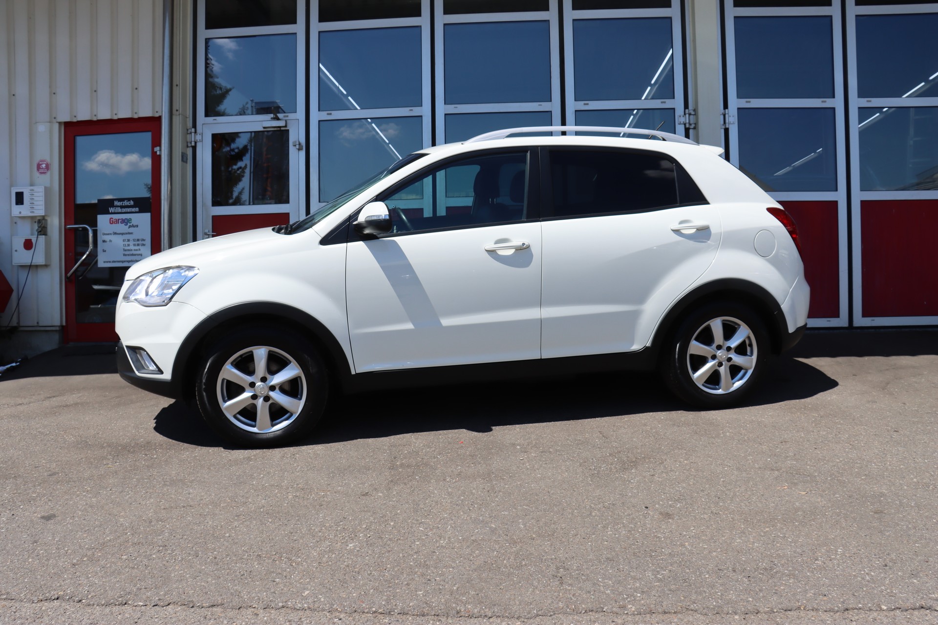 KGM-SsangYong Korando 2.0 e-XDI Sapphire 4WD-image-4