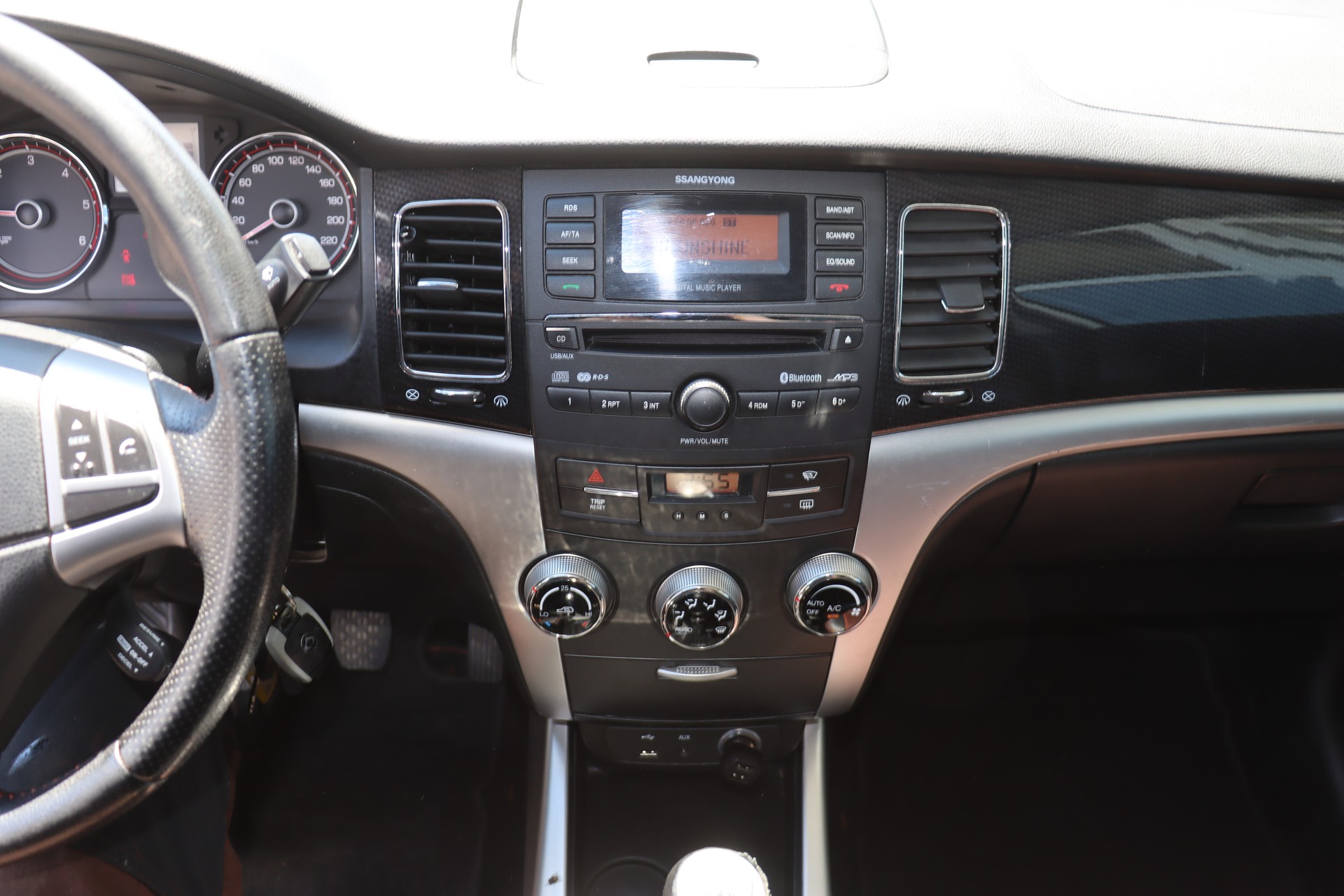 KGM-SsangYong Korando 2.0 e-XDI Sapphire 4WD-image-13