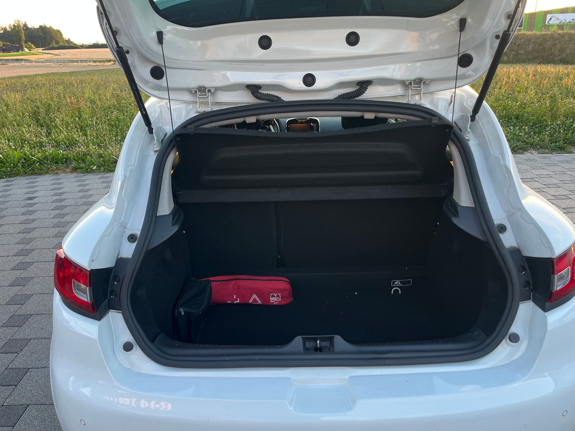 RENAULT Clio 1.6 T RS 200 EDC-image-11