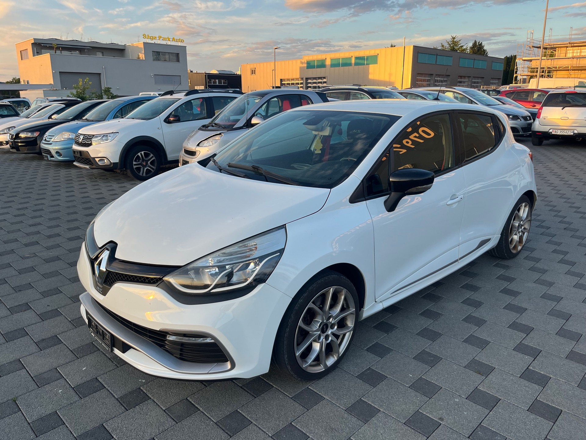 RENAULT Clio 1.6 T RS 200 EDC-image-3