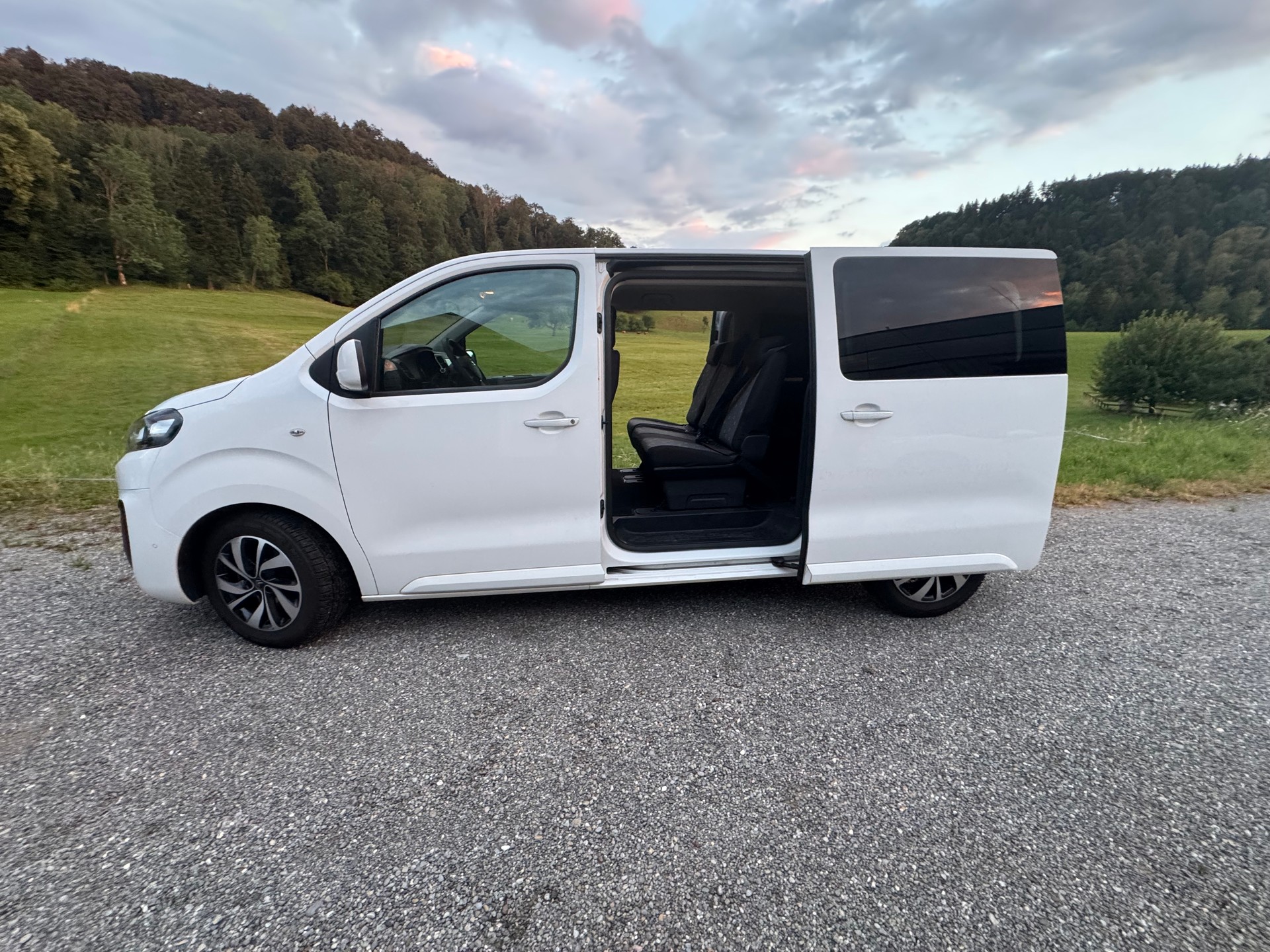 CITROEN Spacetourer 2.0 BlueHDi Business Lounge M EAT-image-6