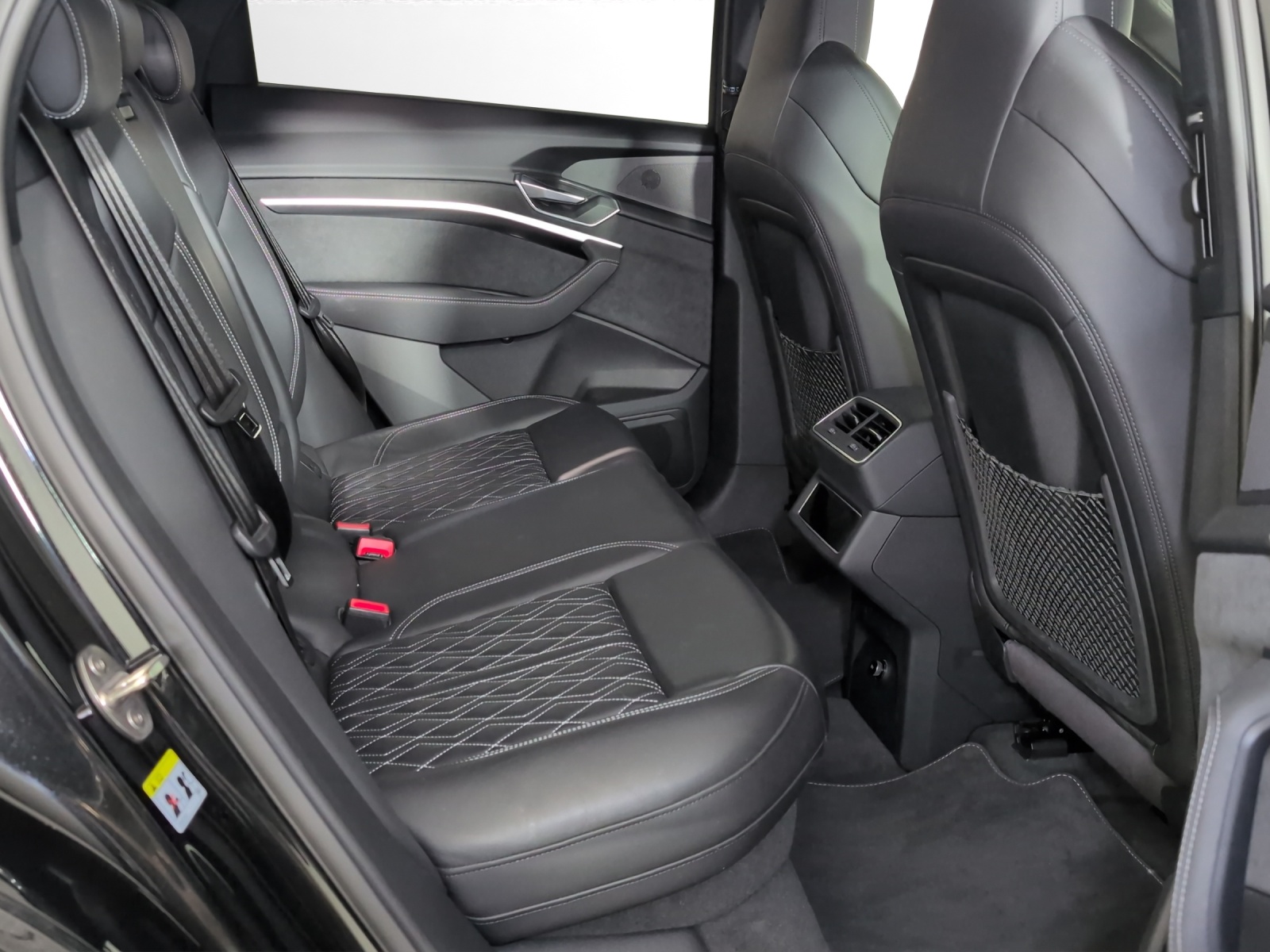 AUDI e-tron 55 Sportback S Line Black Edition quattro-image-8