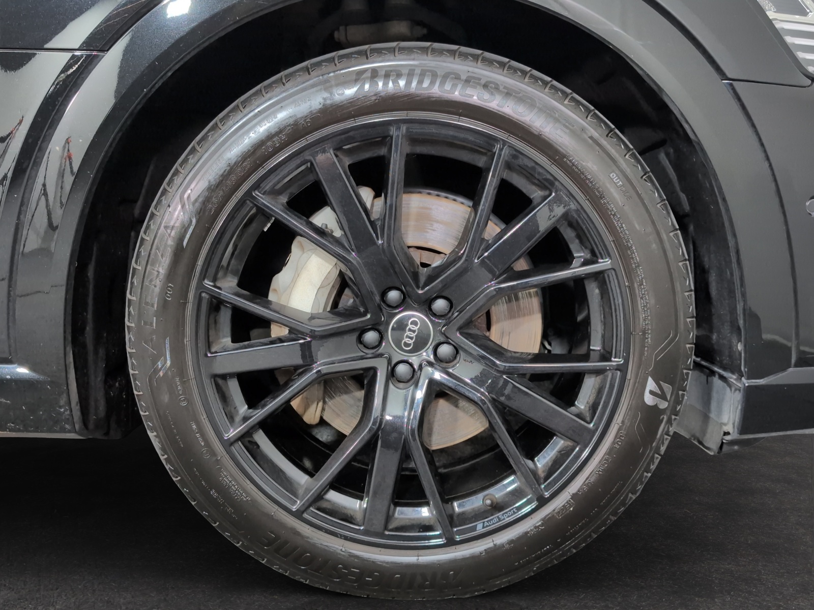 AUDI e-tron 55 Sportback S Line Black Edition quattro-image-4