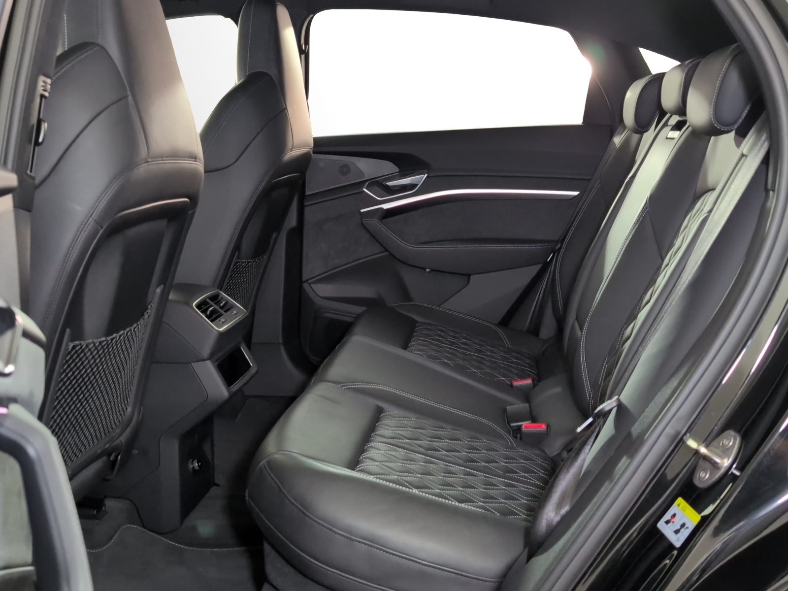 AUDI e-tron 55 Sportback S Line Black Edition quattro-image-7
