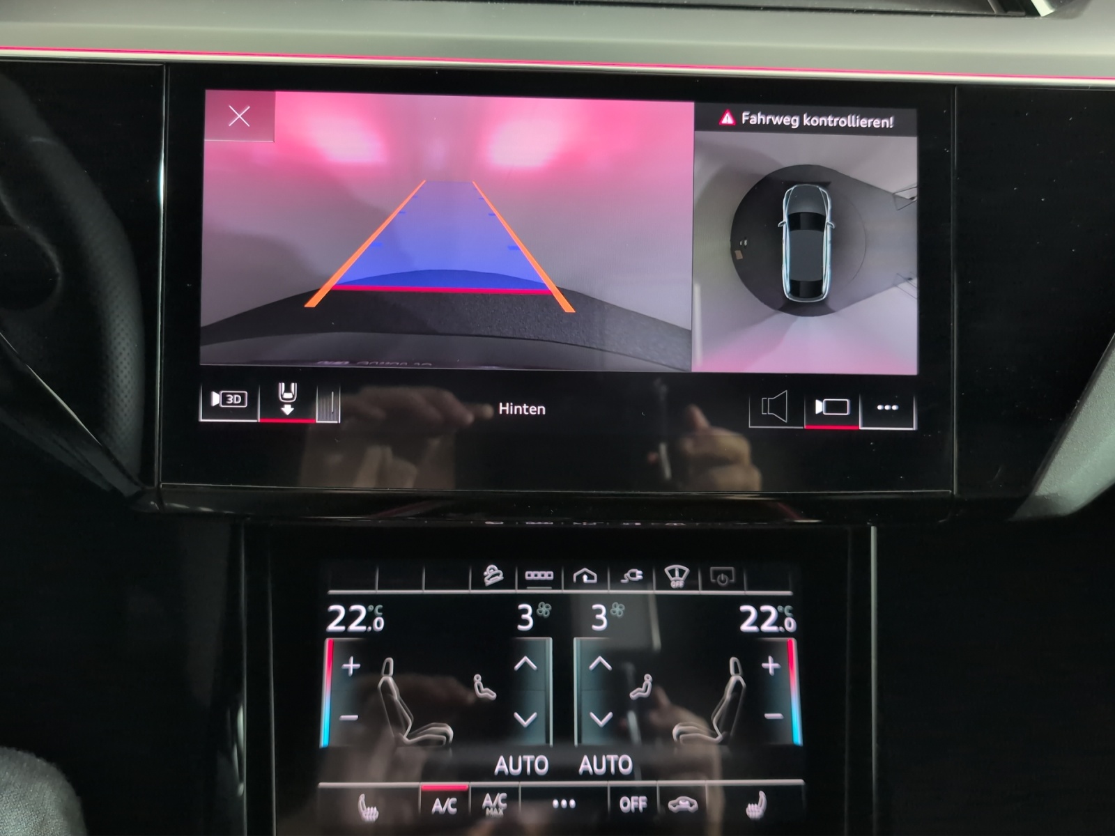 AUDI e-tron 55 Sportback S Line Black Edition quattro-image-12