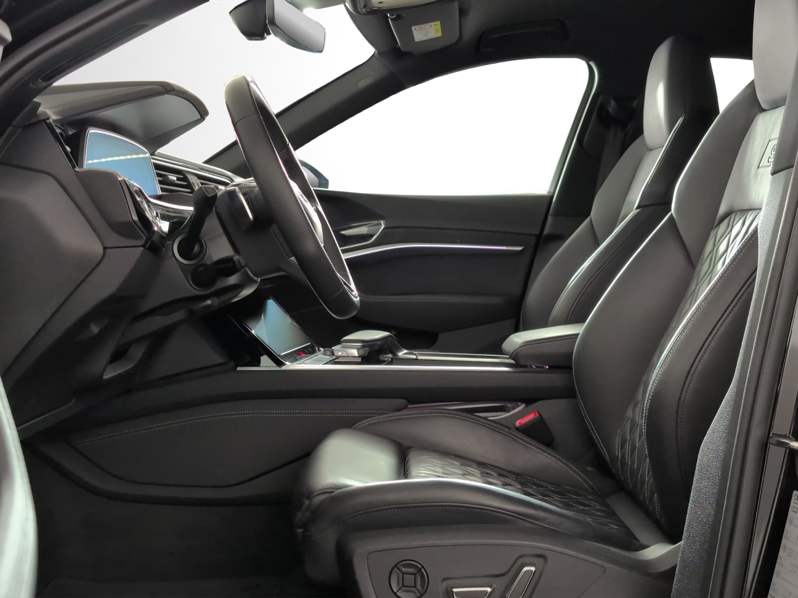 AUDI e-tron 55 Sportback S Line Black Edition quattro-image-5