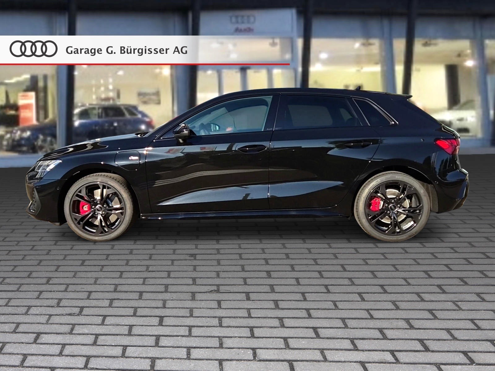 AUDI A3 Sportback TFSI e 200 kW S line Attraction S tronic Mythosschwarz Metallic-image-2