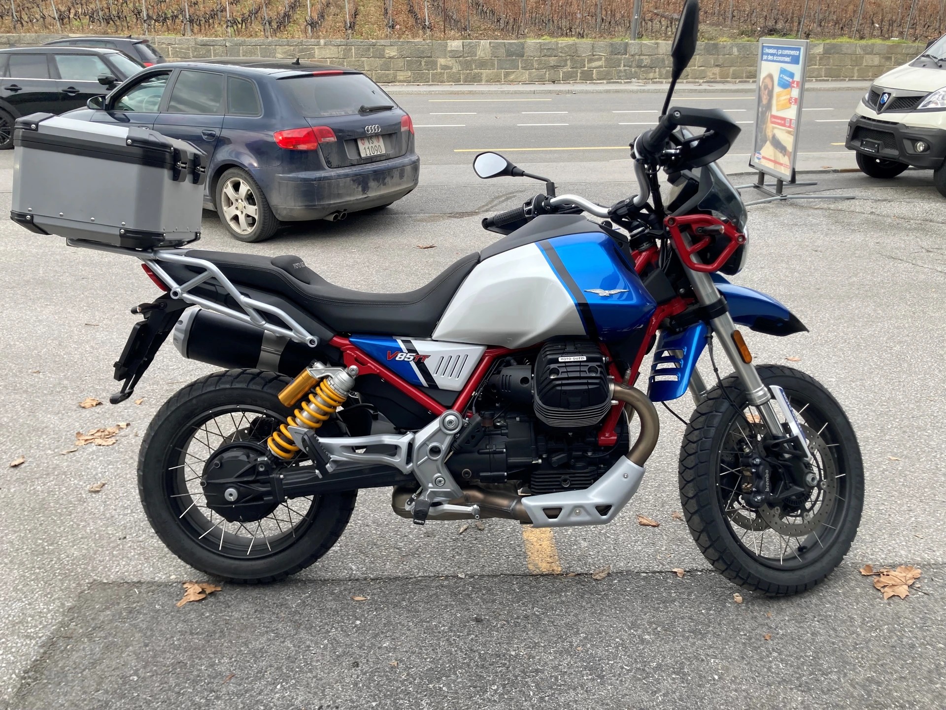 MOTO GUZZI V85 TT Premium Graphics 2-Tone 35kW