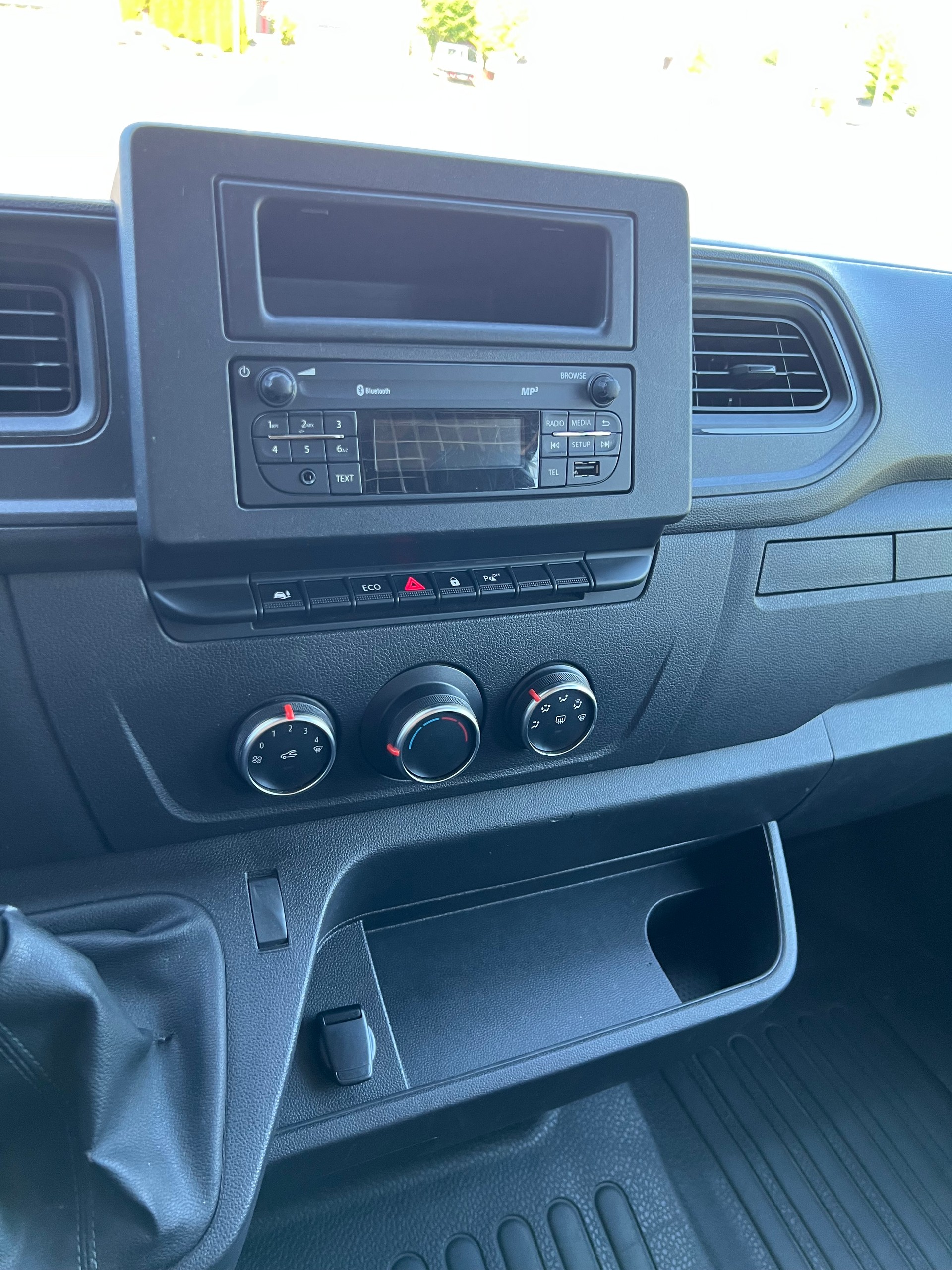 RENAULT Master T35 2.3dCi 135 L3H3-image-10