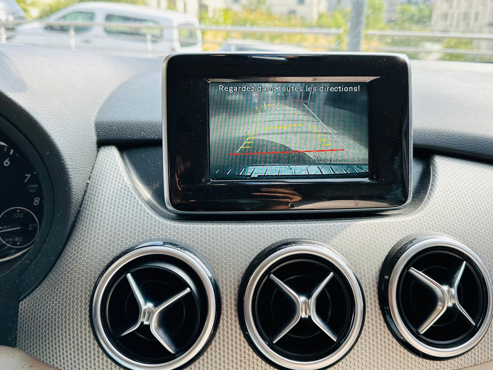 MERCEDES-BENZ B 220 4Matic 7G-DCT-image-11