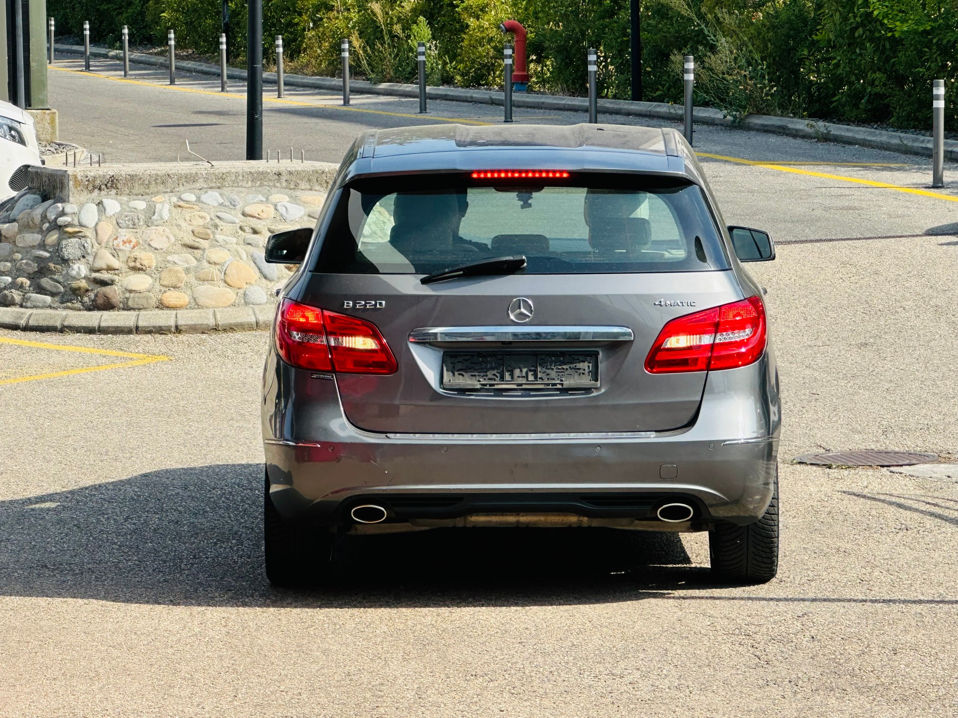 MERCEDES-BENZ B 220 4Matic 7G-DCT-image-5