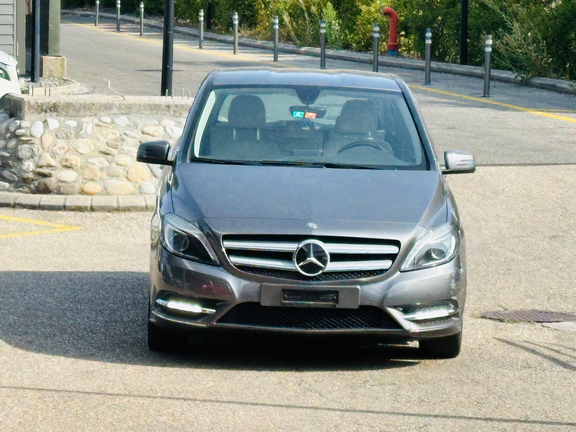 MERCEDES-BENZ B 220 4Matic 7G-DCT-image-2