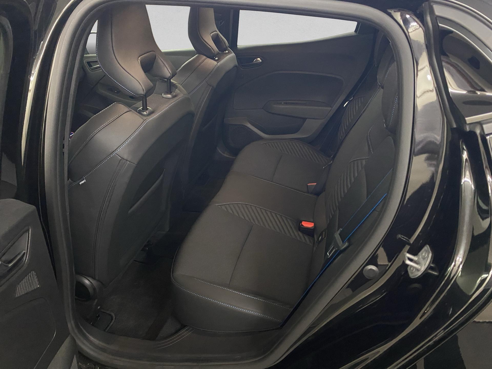 RENAULT Clio 1.6 E-Tech Esprit Alpine-image-21
