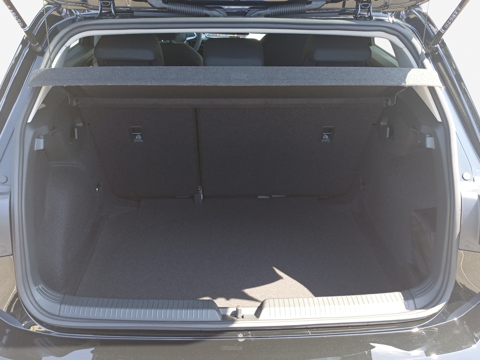 VW Golf 1.5 e TSI mHEV Value DSG-image-12