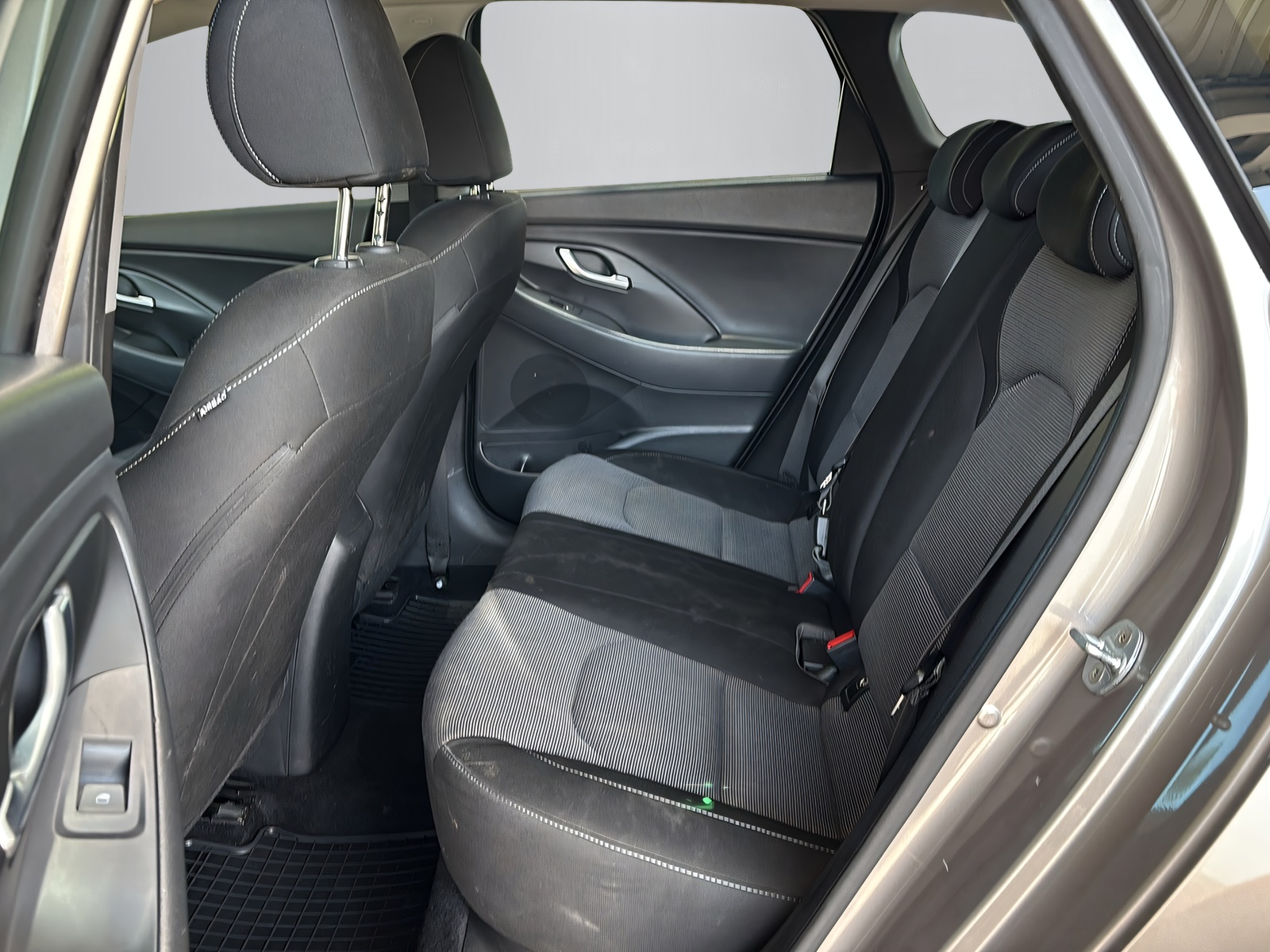 HYUNDAI i30 Wagon 1.4 Yes!-image-6