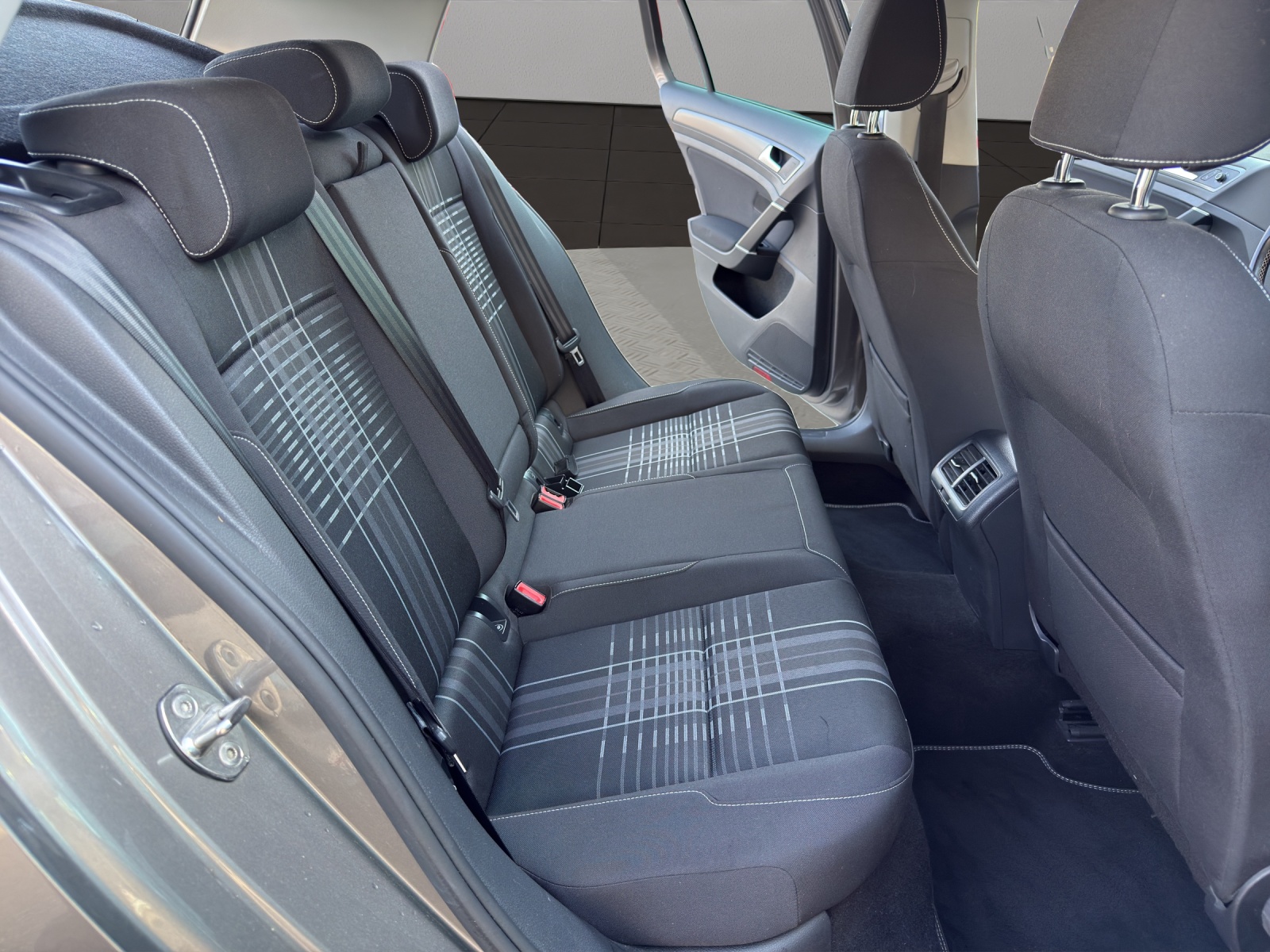 VW Golf 1.4 TSI Lounge DSG-image-17