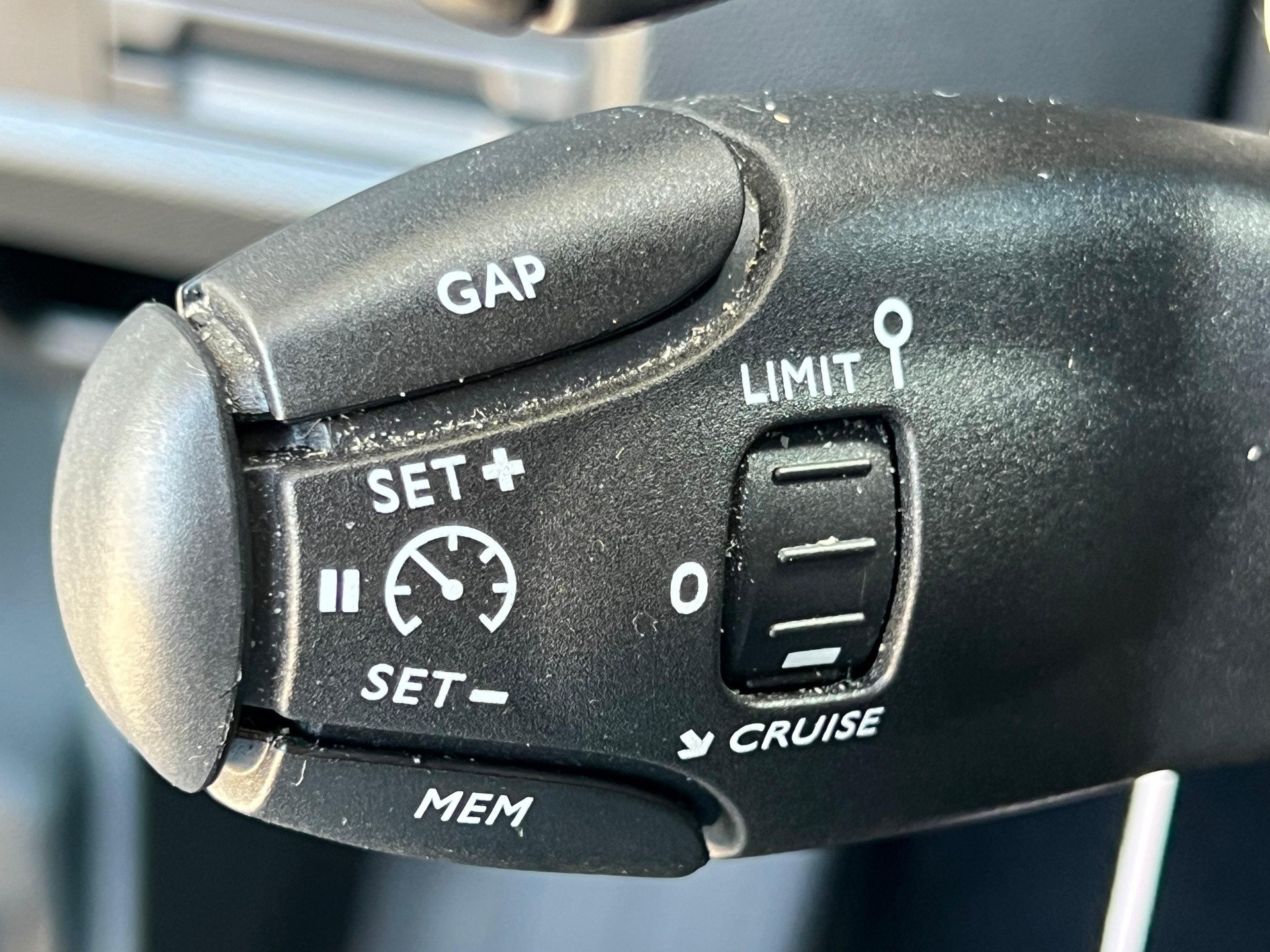 CITROEN C5 Aircross 1.6 Plug-in Hybrid Swiss Edition-image-9