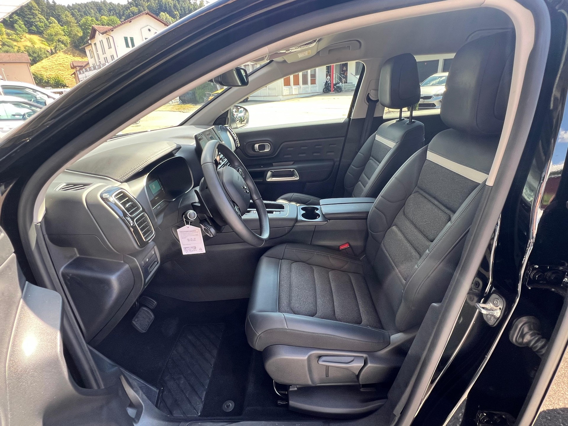 CITROEN C5 Aircross 1.6 Plug-in Hybrid Swiss Edition-image-13