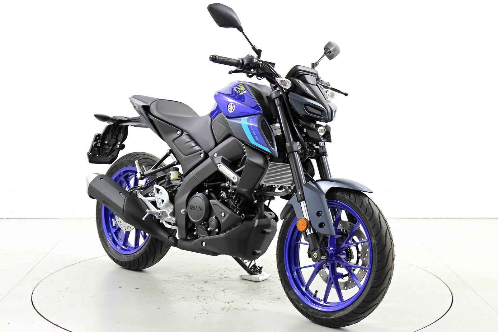 YAMAHA MT-125 ABS-showroom-element-1