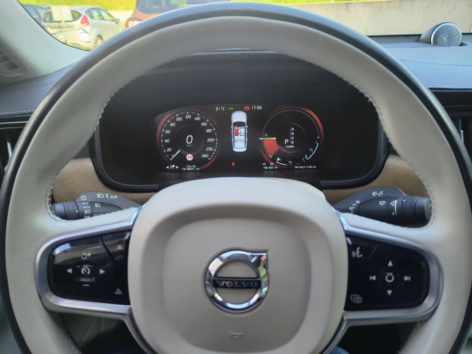 VOLVO S90 T8 eAWD Twin Engine Inscription Geartronic-image-13