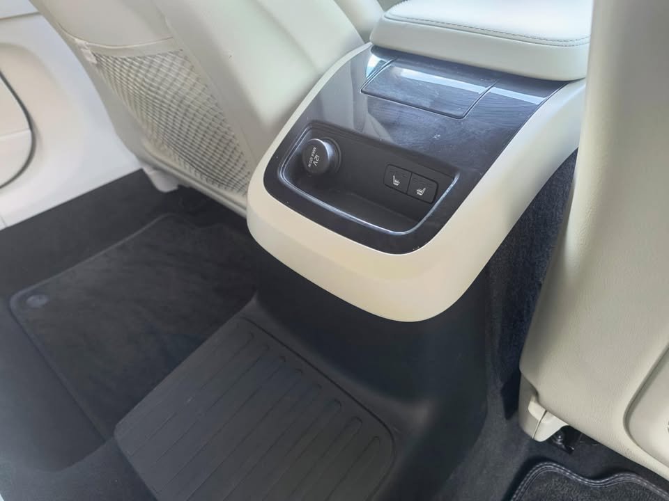 VOLVO S90 T8 eAWD Twin Engine Inscription Geartronic-image-10