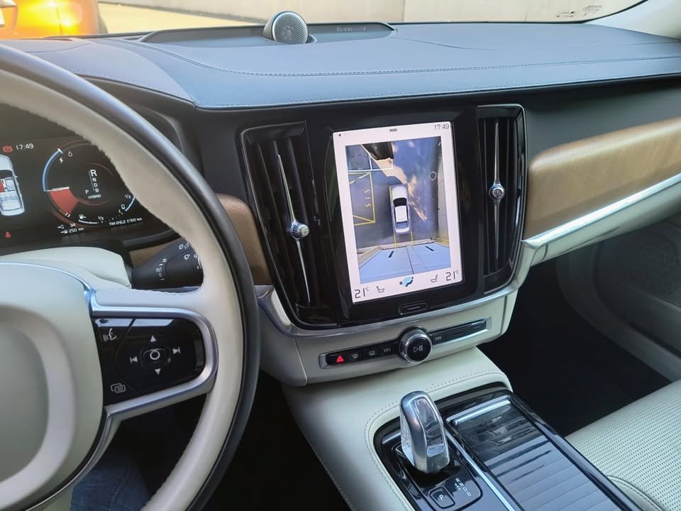 VOLVO S90 T8 eAWD Twin Engine Inscription Geartronic-image-14