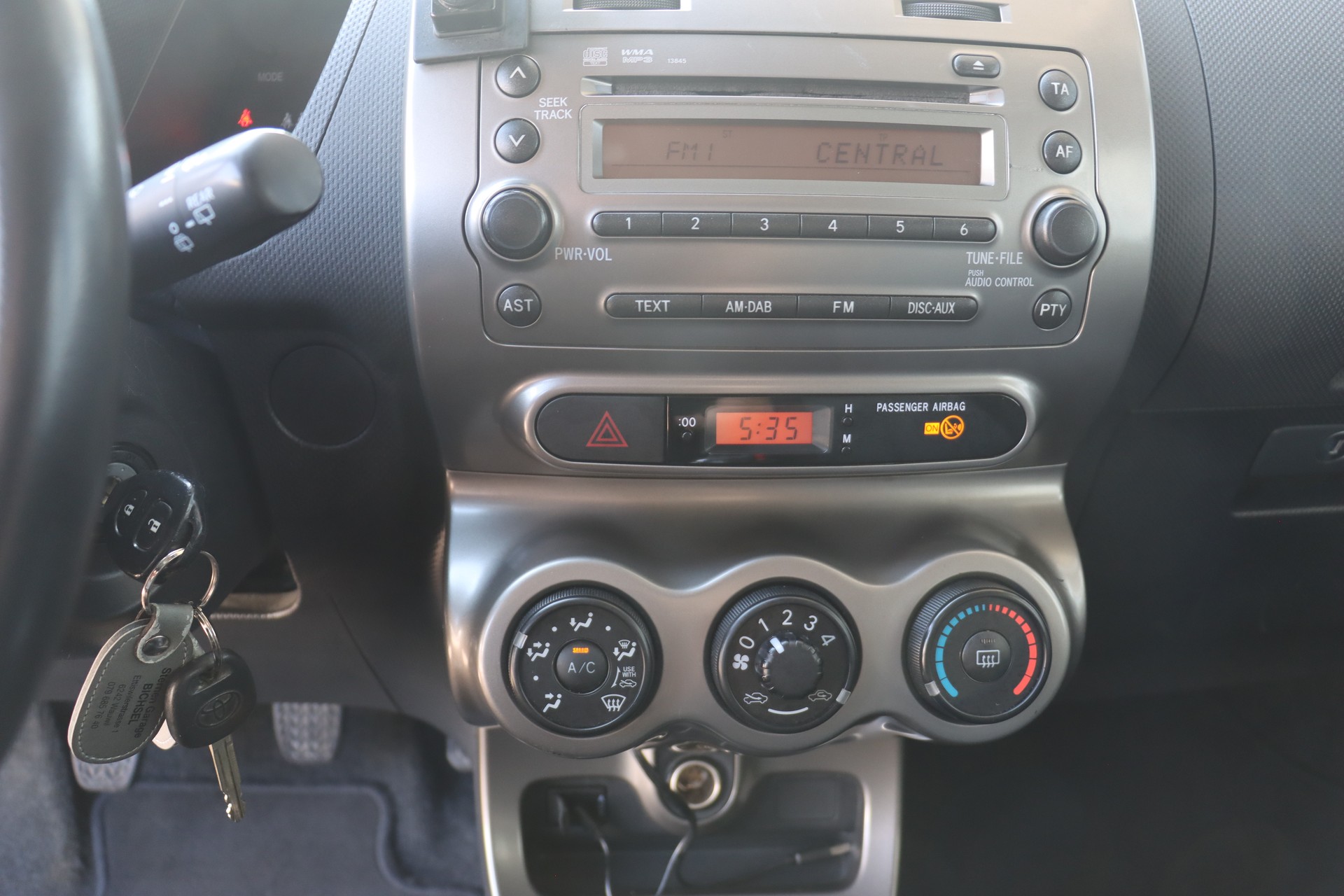TOYOTA UrbanCruiser 1.4 D-4D Linea Luna 4WD-image-14