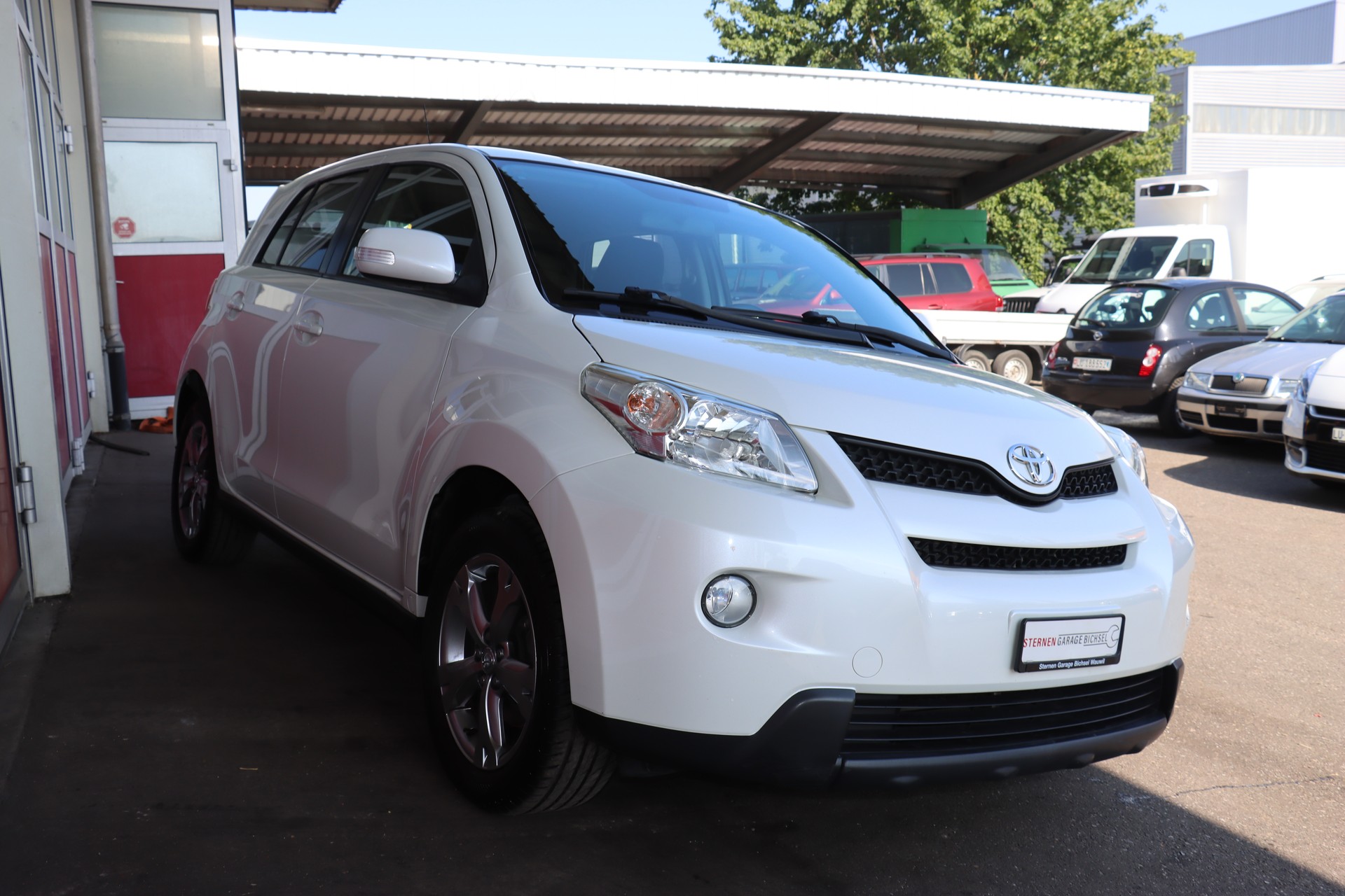 TOYOTA UrbanCruiser 1.4 D-4D Linea Luna 4WD-image-3