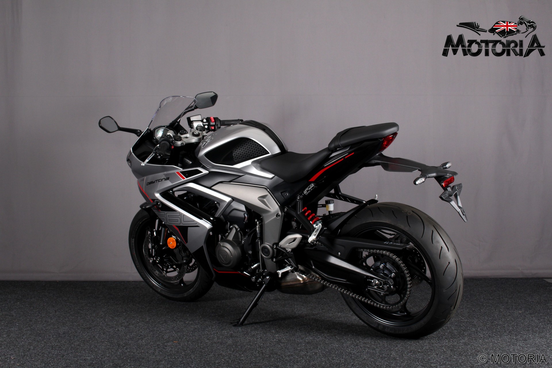 TRIUMPH Daytona 660-image-4