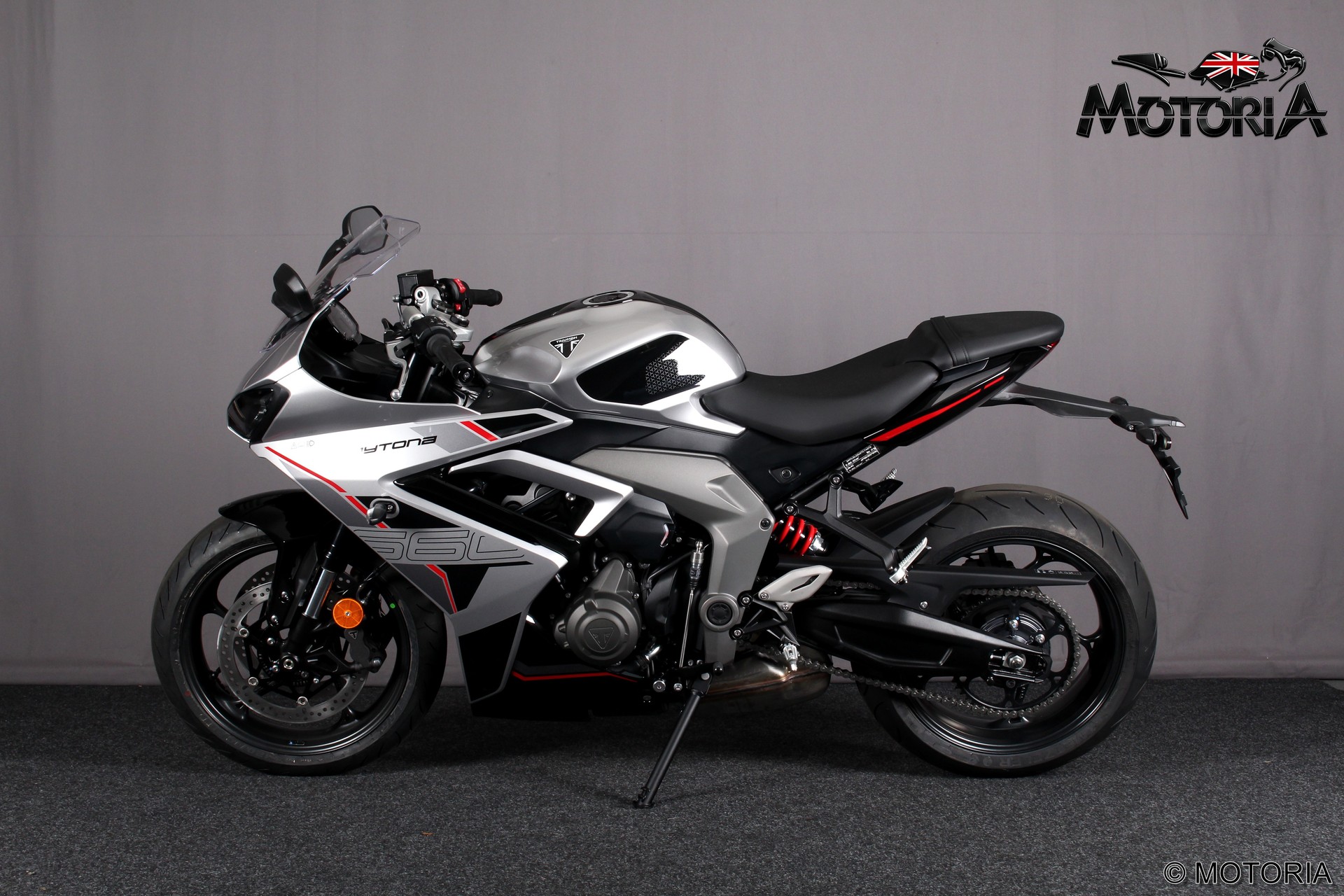 TRIUMPH Daytona 660-image-5