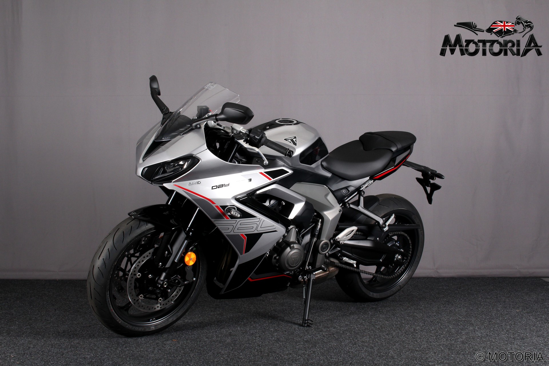 TRIUMPH Daytona 660-image-6
