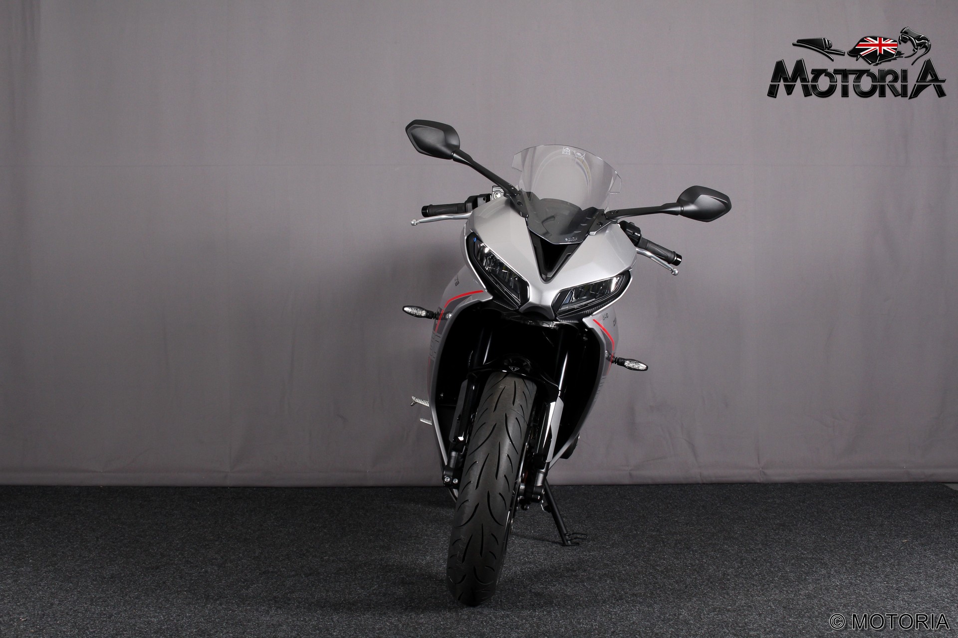 TRIUMPH Daytona 660-image-7