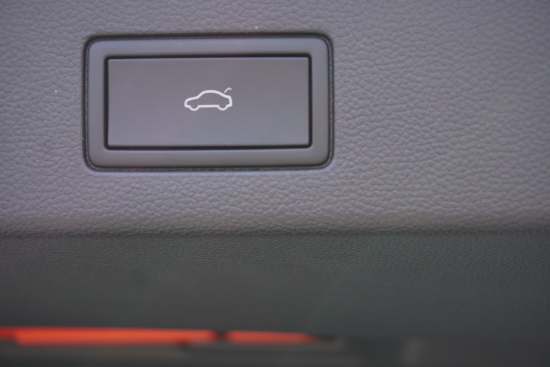 VW Golf Variant 2.0 TDI Life DSG 4Motion-image-11