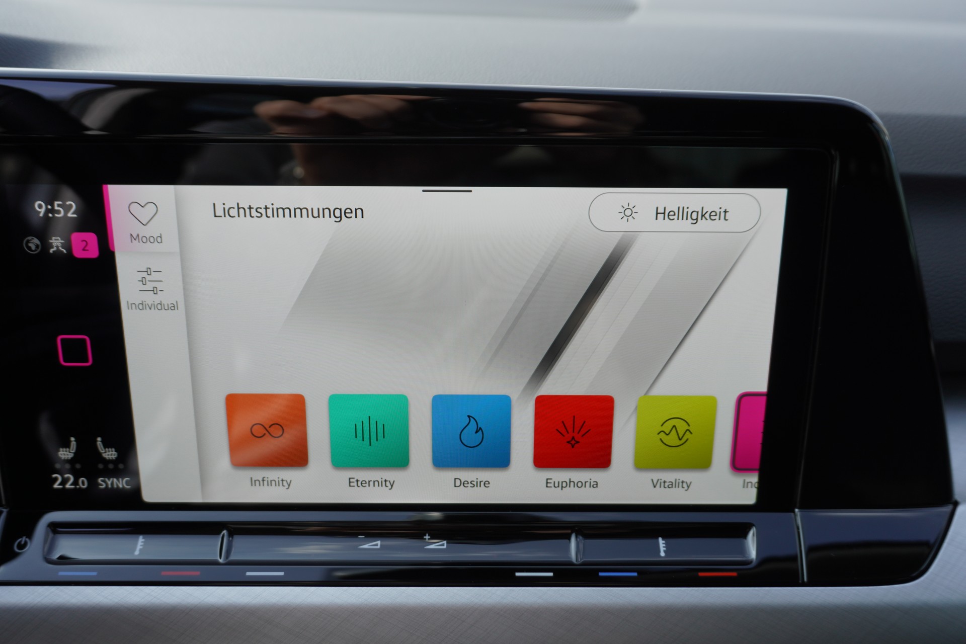 VW Golf Variant 2.0 TDI Life DSG 4Motion-image-31